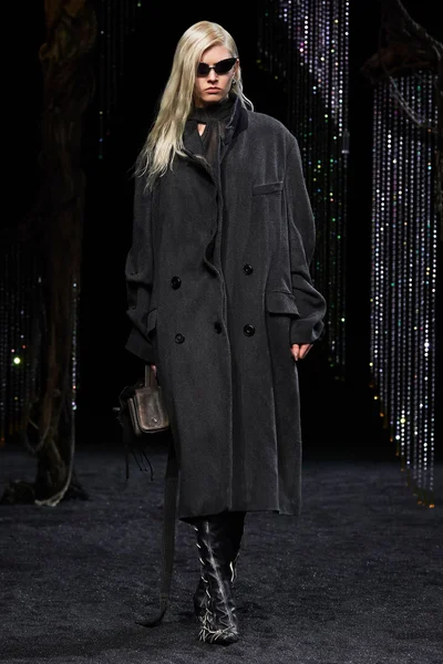 Look 24